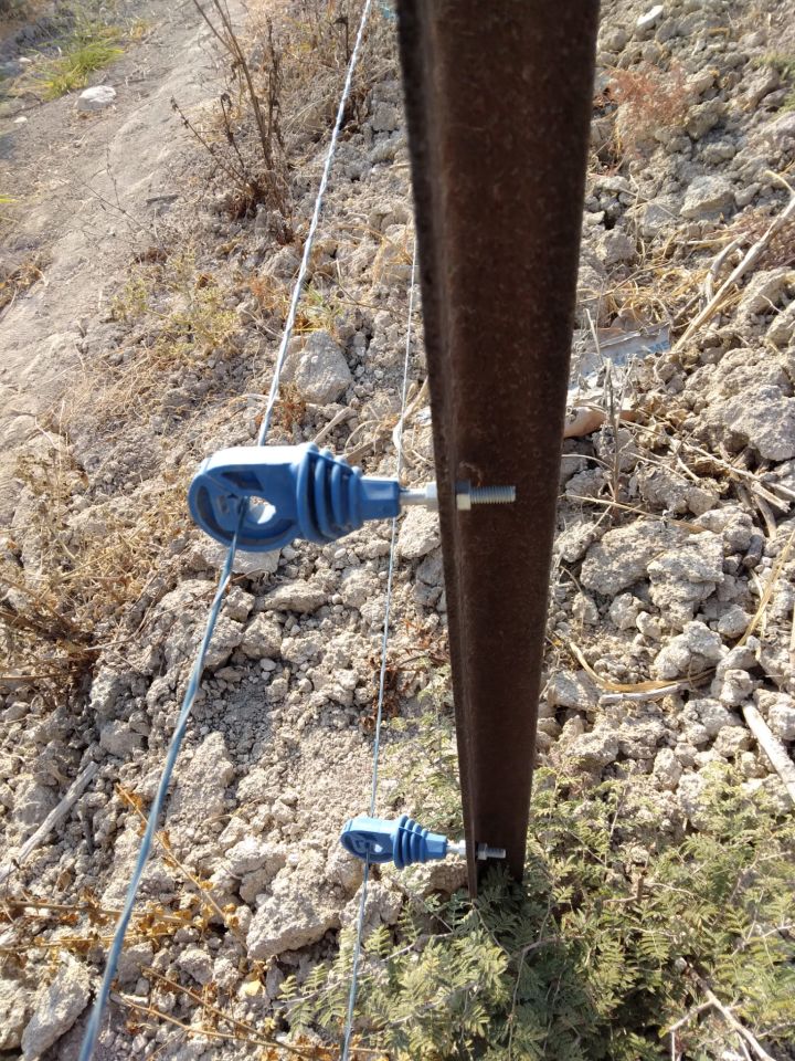 Elektrikli Çit İzolatörü Demir